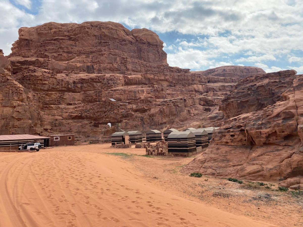 Bedouin Family Camp Hotel Wadi Rum Eksteriør billede