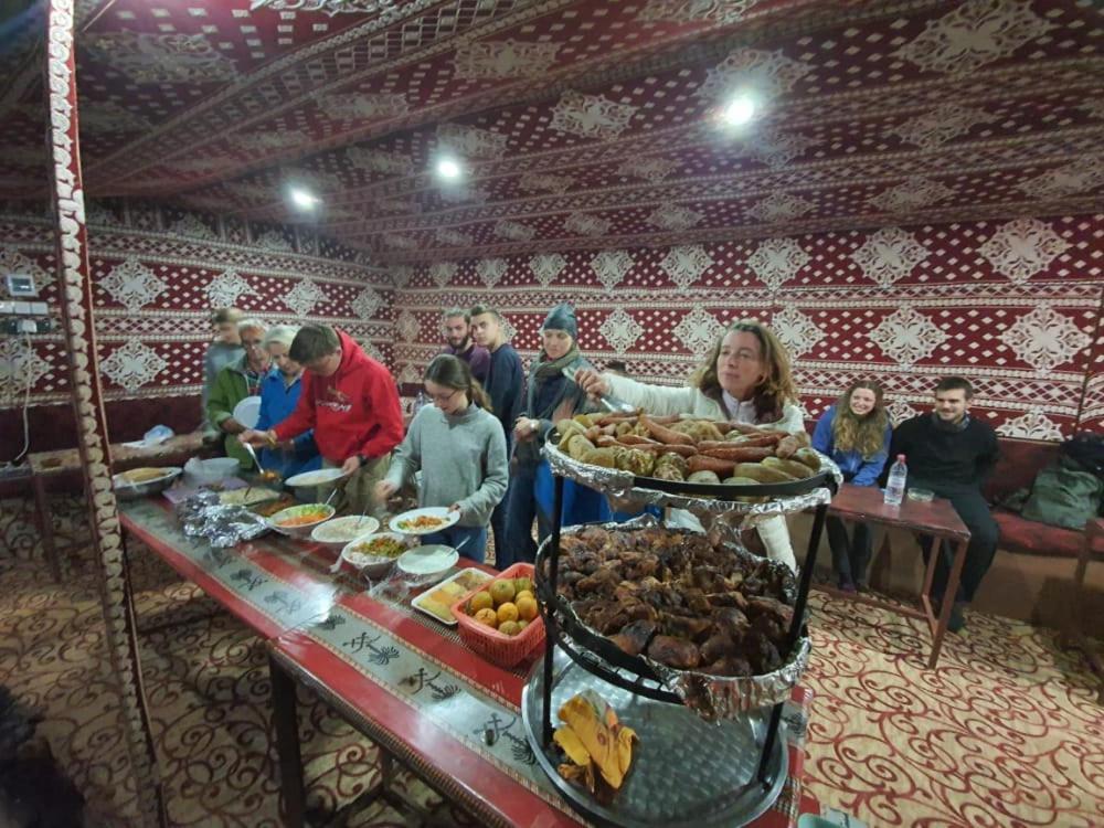 Bedouin Family Camp Hotel Wadi Rum Eksteriør billede
