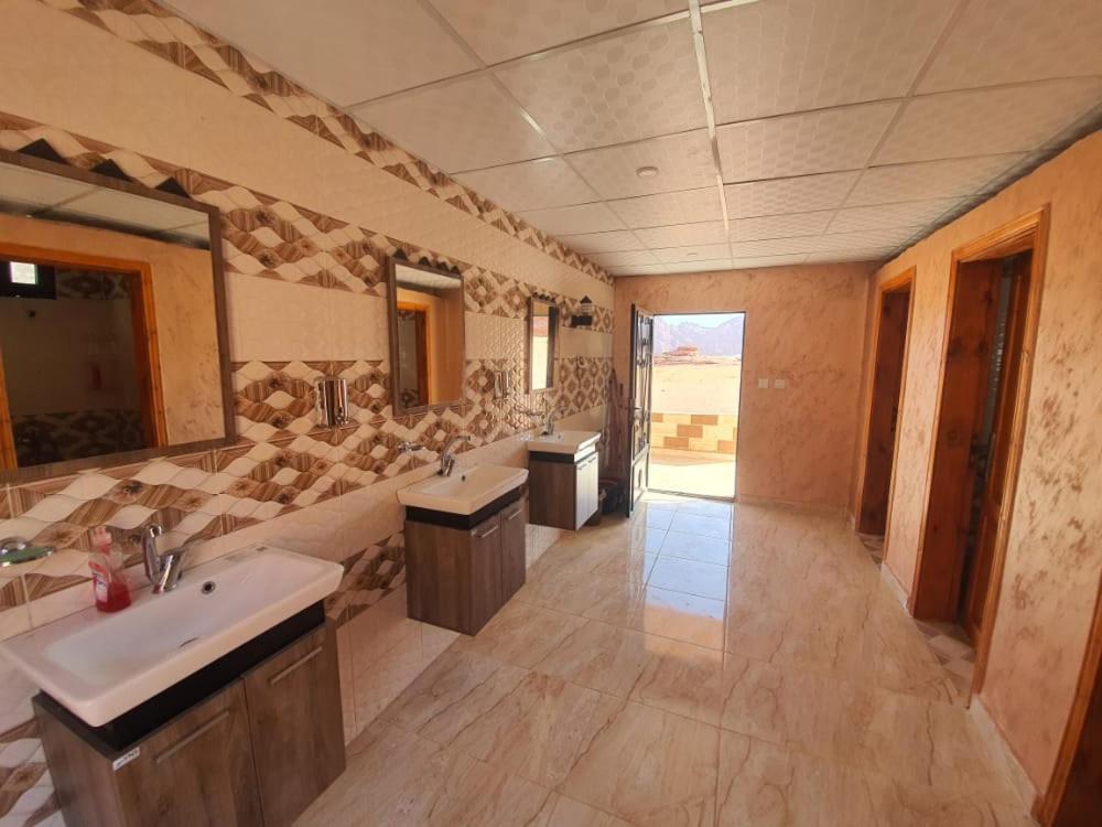 Bedouin Family Camp Hotel Wadi Rum Eksteriør billede