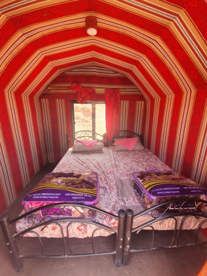 Bedouin Family Camp Hotel Wadi Rum Eksteriør billede