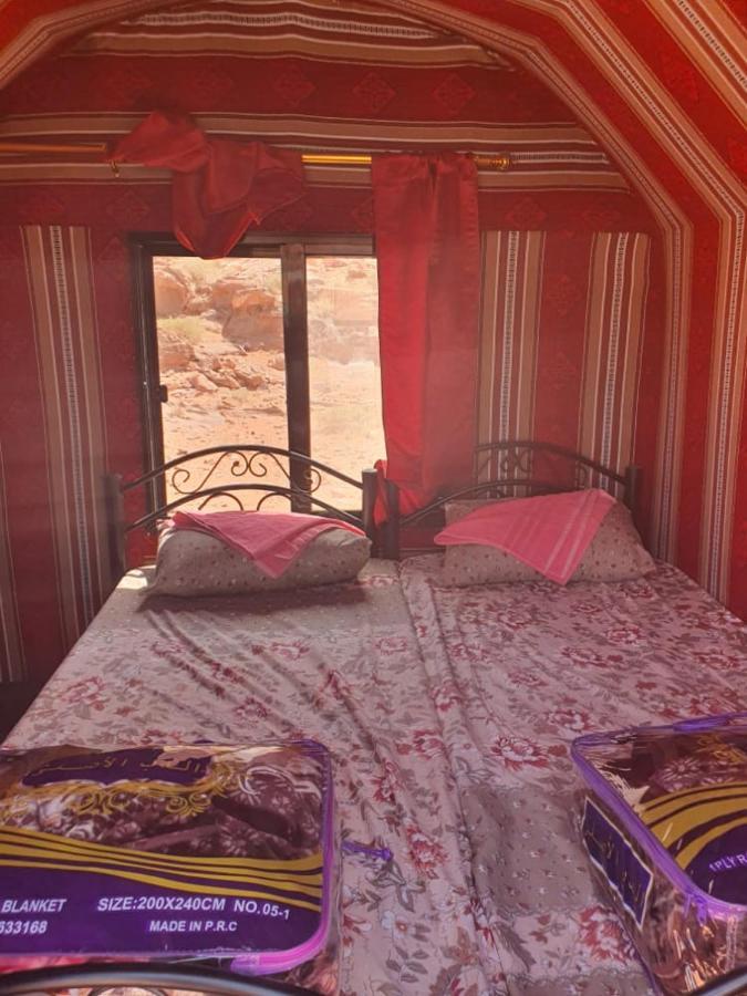 Bedouin Family Camp Hotel Wadi Rum Eksteriør billede