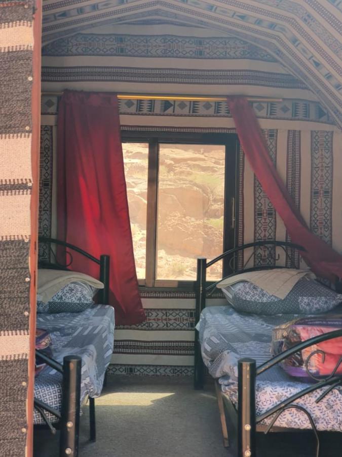 Bedouin Family Camp Hotel Wadi Rum Eksteriør billede