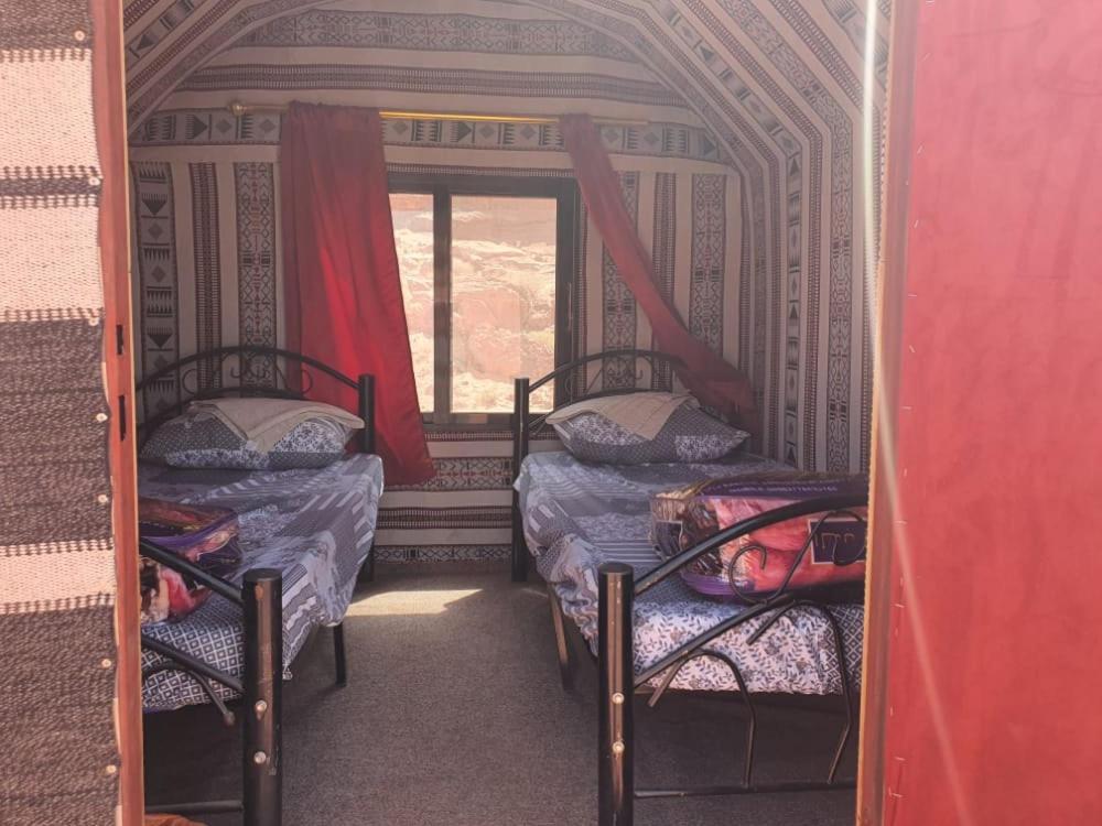 Bedouin Family Camp Hotel Wadi Rum Eksteriør billede