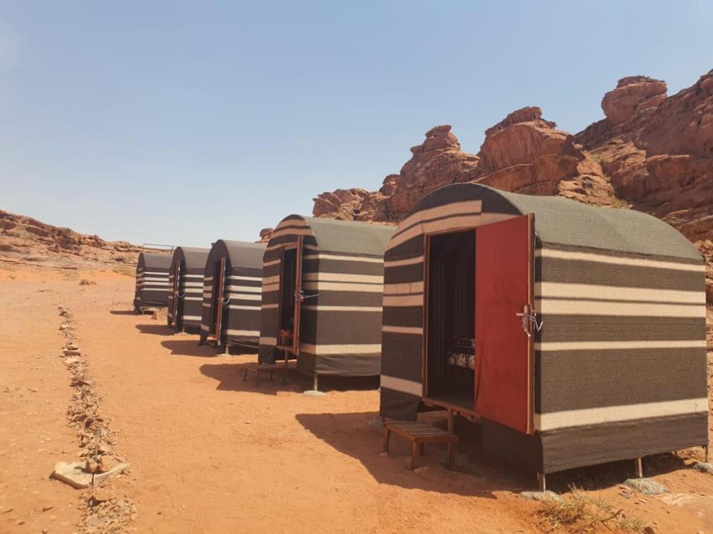 Bedouin Family Camp Hotel Wadi Rum Eksteriør billede