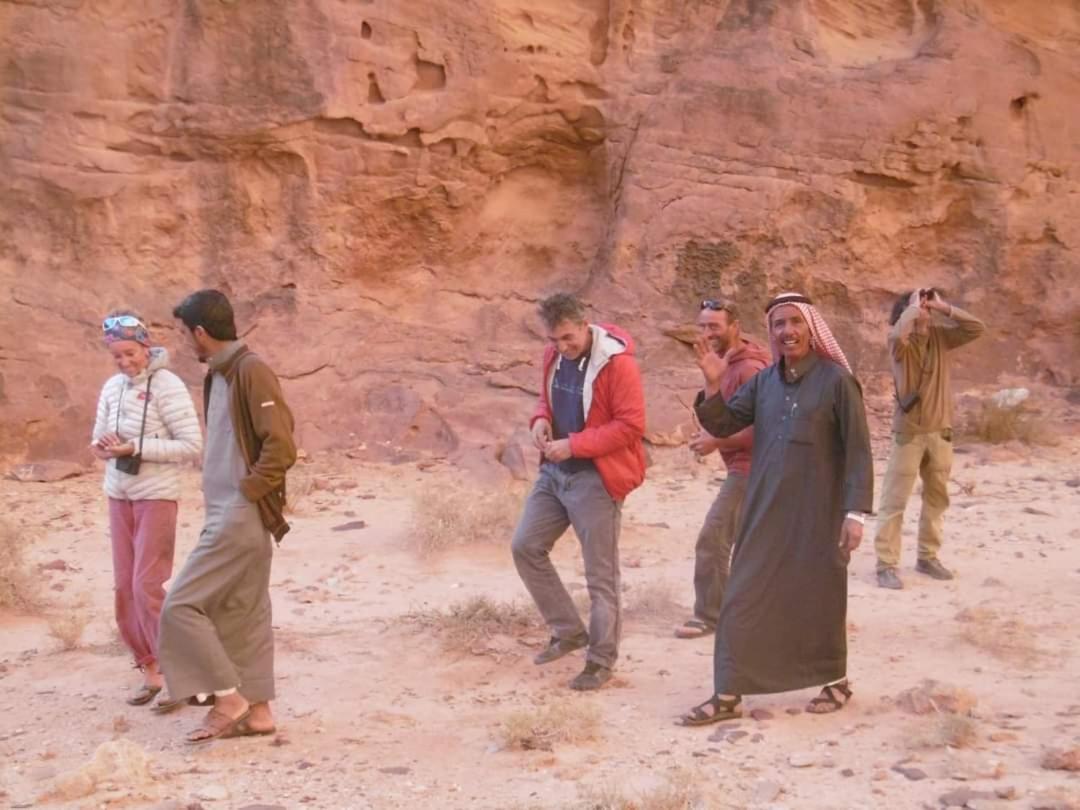 Bedouin Family Camp Hotel Wadi Rum Eksteriør billede