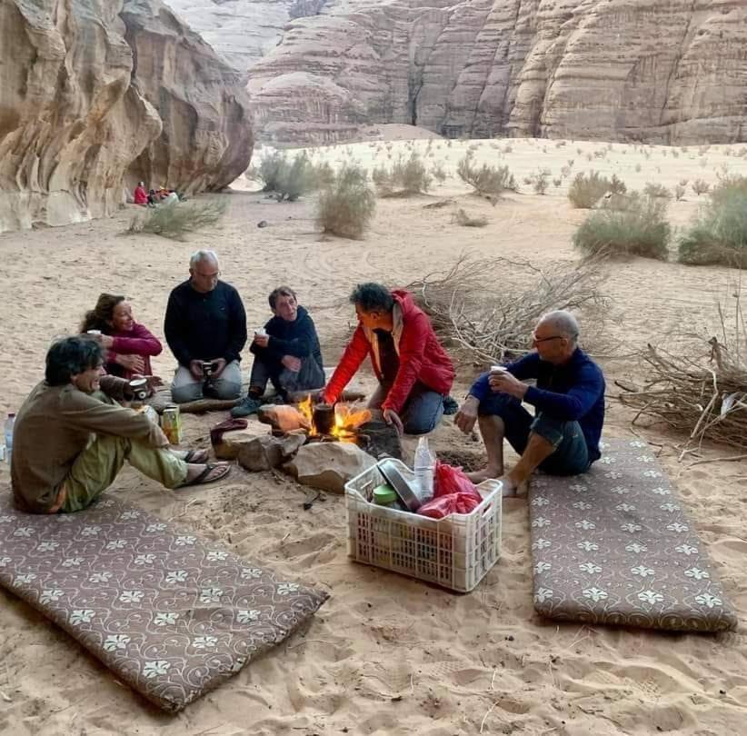 Bedouin Family Camp Hotel Wadi Rum Eksteriør billede