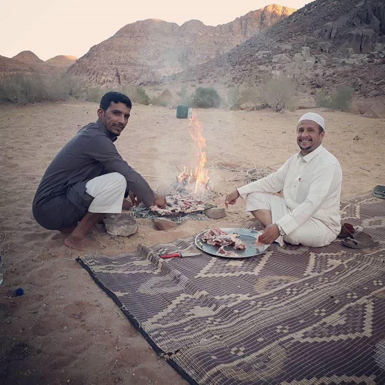 Bedouin Family Camp Hotel Wadi Rum Eksteriør billede