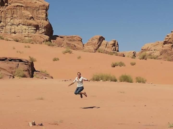 Bedouin Family Camp Hotel Wadi Rum Eksteriør billede